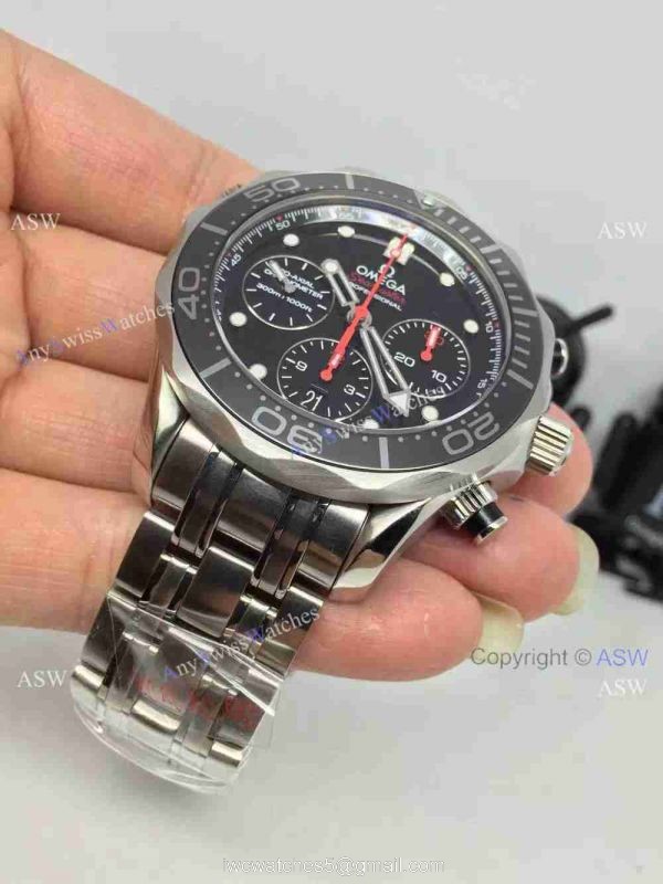 Swiss Grade Omega Seamaster 300 Replica Watches Red Chronograph Hand 4