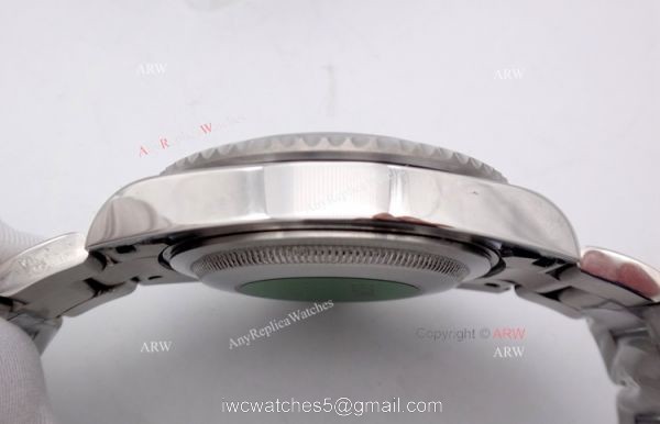 Rolex 50th Anniversary Kermit Submarimer Replica Watch 16610LV 4