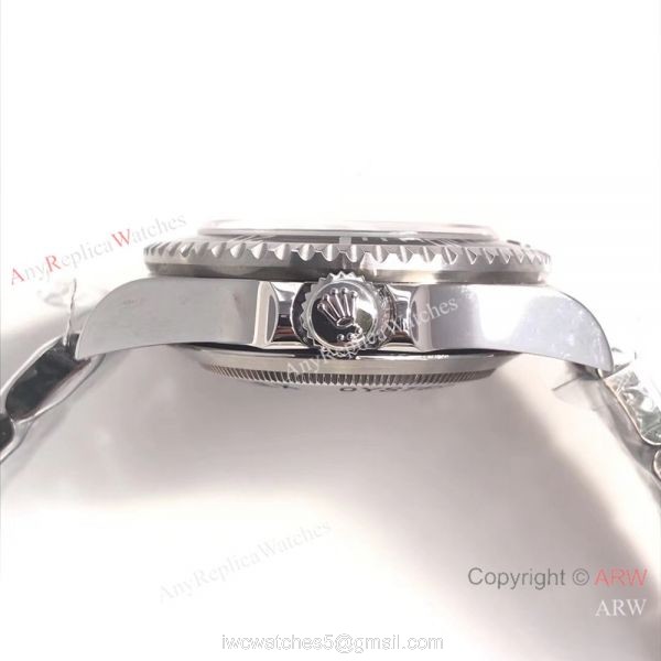Replica Rolex Vintage SEA-Dweller Limited Edition SS Black Bezel Watch 4
