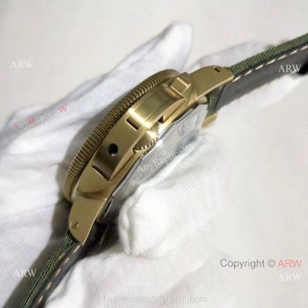 Yellow Gold Panerai Submersible Replica Watch Green Dial PAM 382 4