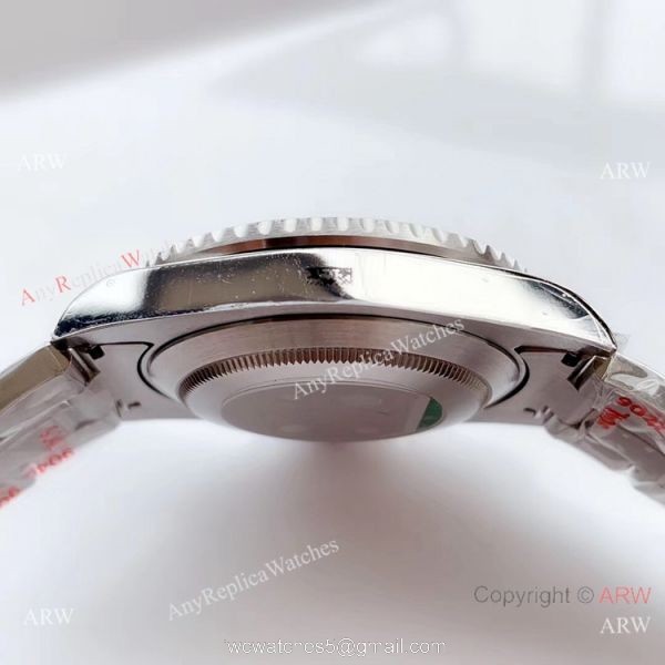 Noob Factory Rolex Submariner Hulk Replica Watch 904L 3135 Movement (V10 Version) 4
