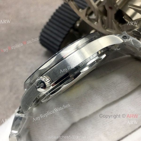 GB Factory Omega Diver 300M James Bond Replica Watch Stainless Steel White Dial Omega 8800 Movement 4