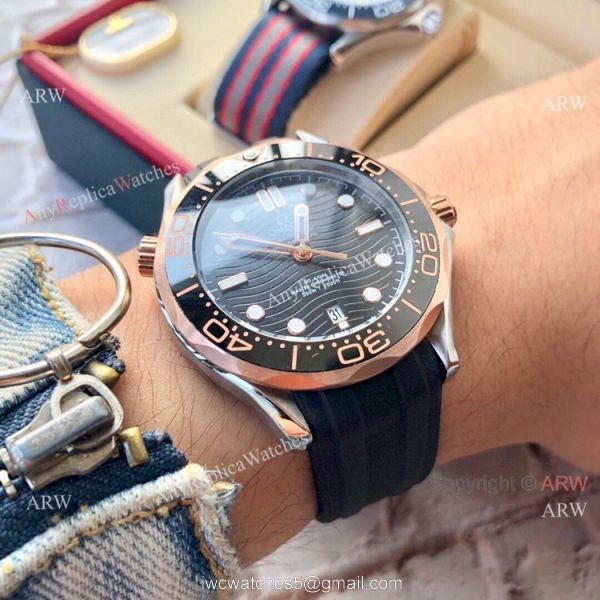 New Copy Omega Seamaster Diver 300 M Two Tone Rose Gold Rubber Strap Watch 4