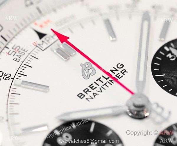 GF V2 Replica Breitling Navitimer B01 Chronograph Watch Panda Dial Best 1:1 Watches 4