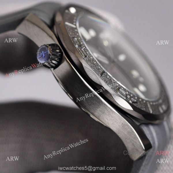 New 2021 Watches Swiss Omega Black Seamaster Diver 300m Watch Rubber Strap 4