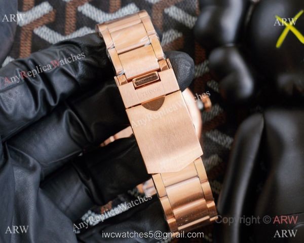 2021 New! Copy Tudor Rotor Self winding Rose Gold 42 Watch Vintage Tudor Wrist 4