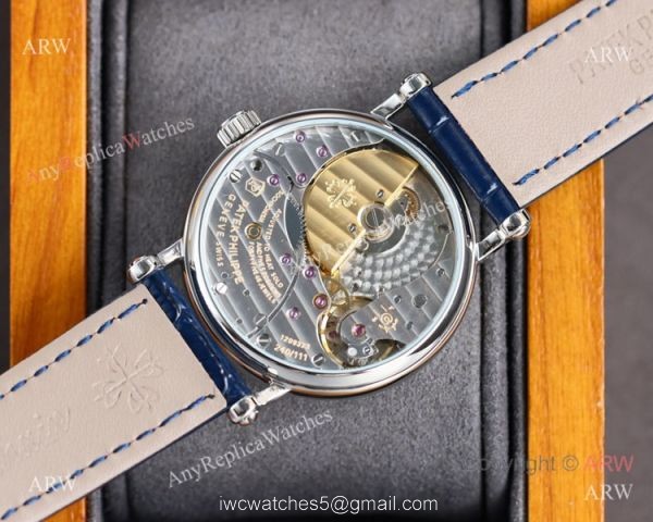 Swiss Patek Philippe Ultra-Thin Automatic Lady Watch Calatrava 7200R White Dial 4