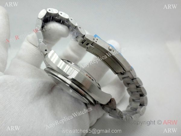 Copy Omega Speedmaster Watch Stainless Steel Black Dial 44mm 4