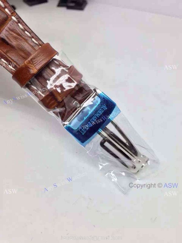 Replica Swiss Audemars Piguet Watch Diamond case Brown Leather Watch Band 5