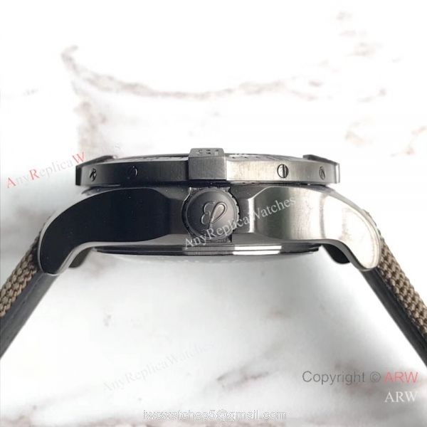 Swiss Breitling Avenger II Seawolf Replica Watch Black Carbon-Fiber Dial 5