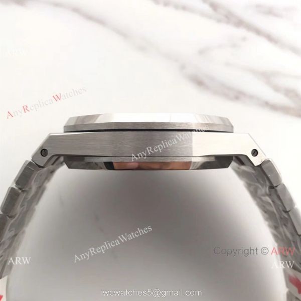 Replica Audemars Piguet Royal Oak Stainless Steel Watch 39mm Black Dial 5