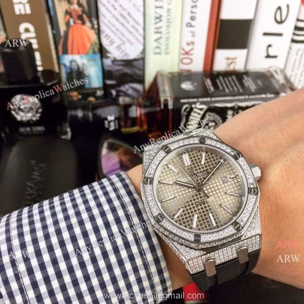 Audemars Piguet Royal Oak Diamond Replica Watches 43mm Black Dial 5