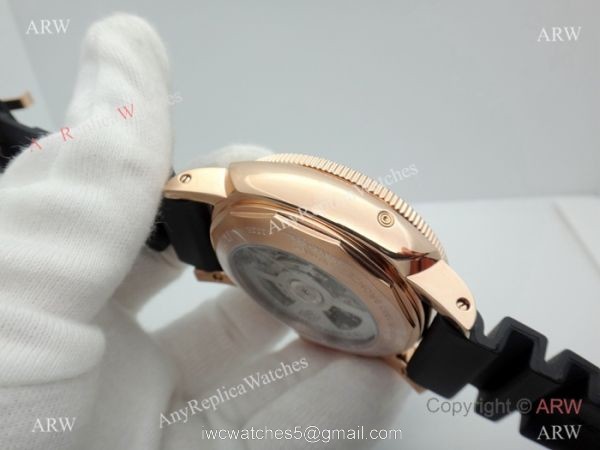 Panerai Submersible Rubber Strap PAM684 Copy Watch Rose Gold Black Bezel 5