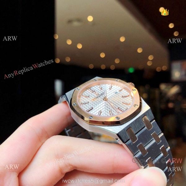 Copy Audemars Piguet Royal Oak Quartz lovers Watch Rose Gold Silver Face 5