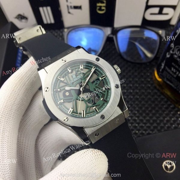 Replica Hublot Classic Fusion 43mm watches Black Bezel Rubber Strap 5
