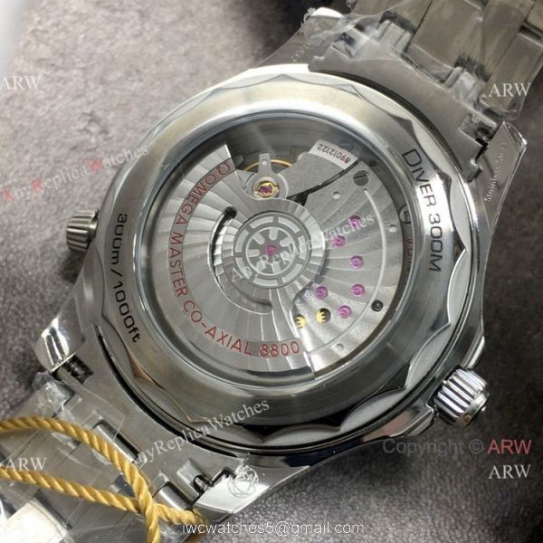 GB Factory Omega Diver 300M James Bond Replica Watch Stainless Steel White Dial Omega 8800 Movement 5