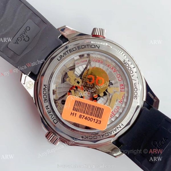 OM Factory Omega Seamaster Diver 300m Black Rubber Strap Omega 007 Replica Watch 5