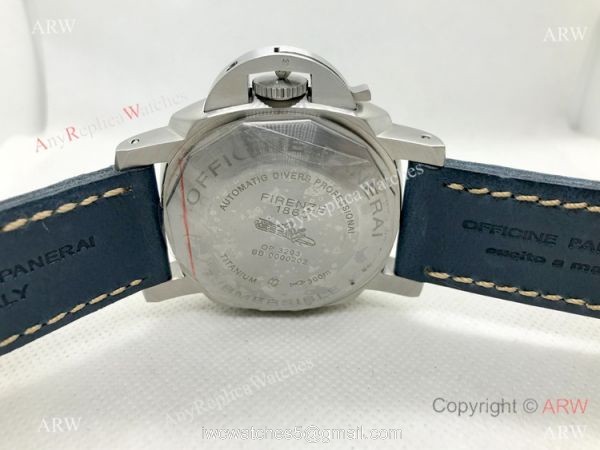 VS Factory Panerai Luminor Submersible PAM 692 Blue Dial Automatic Replica Watch 5