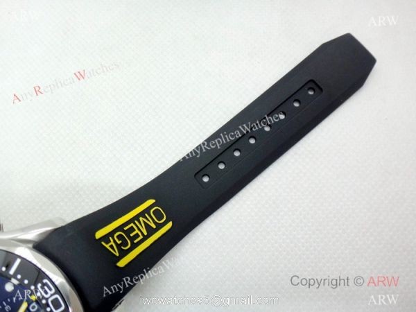 Replica Omega Seamaster Chronograph Dial Rubber Strap 5