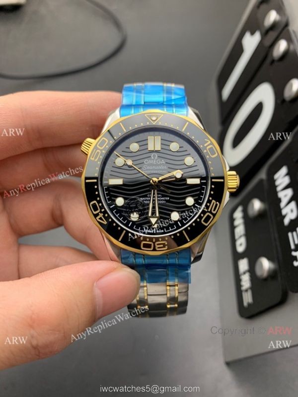 VS Factory Omega Seamaster Diver 300m VS 8800 Watch Two Tone Black Dial 5