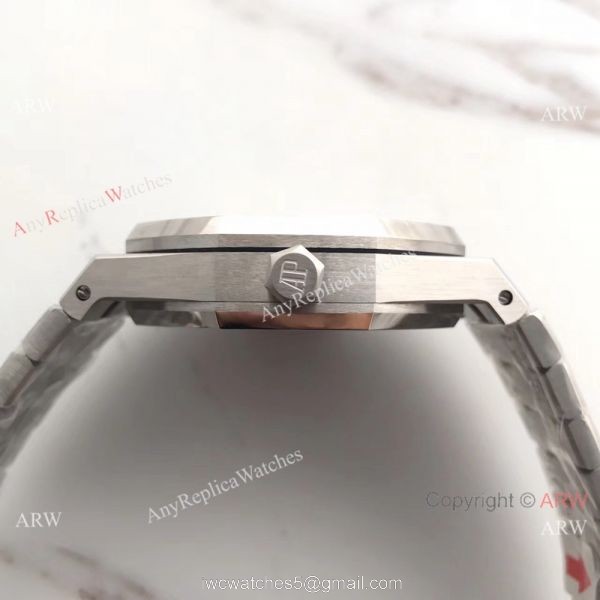 Replica Audemars Piguet Royal Oak Stainless Steel Watch 39mm Black Dial 6