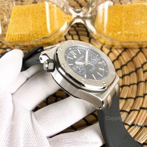 Audemars Piguet Royal Oak Offshore Diver Automatic watch SS Blue Face 6