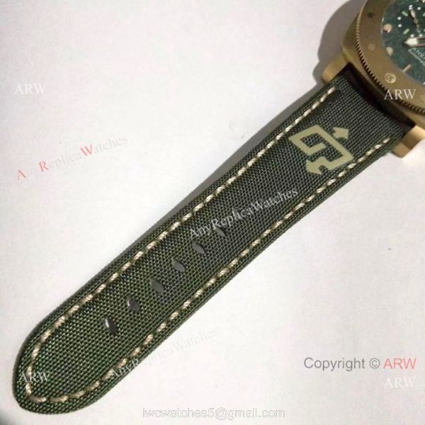 Yellow Gold Panerai Submersible Replica Watch Green Dial PAM 382 6
