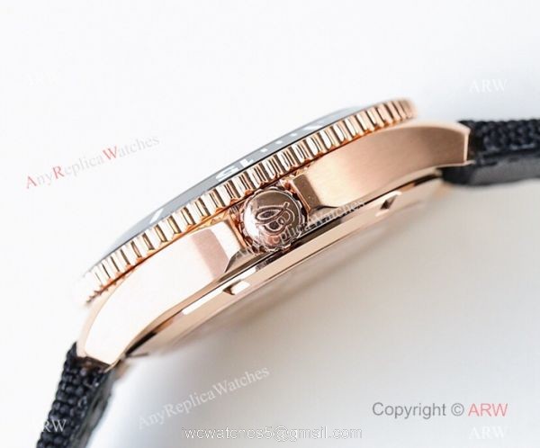 Swiss Replica Breitling Superocean II Black Dial Rose Gold Watch New 2019 6
