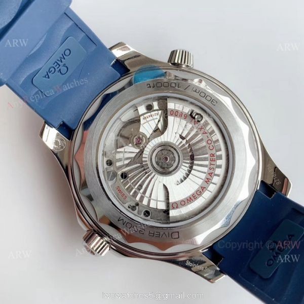 (OM)Grade 1A Omega Diver 300m James Bond Watch Replica Gray Dial Blue Rubber Band 6