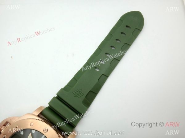 2019 New Replica Panerai Luminor Submersible Green Face Automatic Watch 6