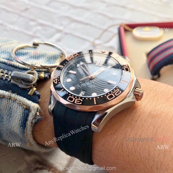 New Copy Omega Seamaster Diver 300 M Two Tone Rose Gold Rubber Strap Watch 6