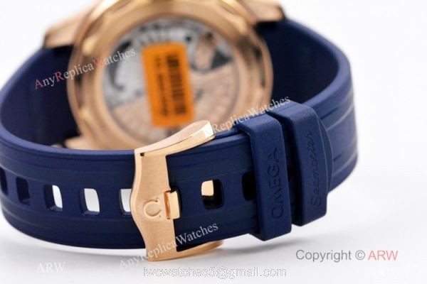 VS AAA Replica Omega Seamaster Diver 300m Watch Rose Gold Rubber Strap 6