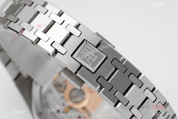 2021 New Swiss Replica Audemars Piguet Royal Oak 34mm White Textured Dial Watch with Cal.5800 6