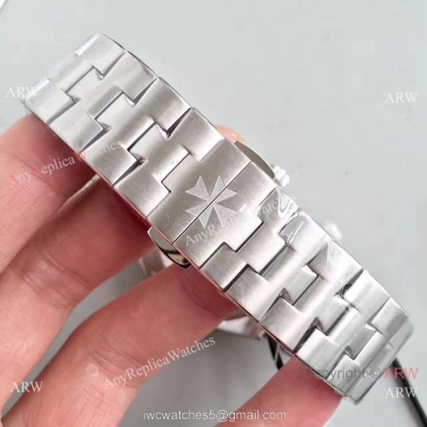Vacheron Constantin Geneve Fake Watch Overseas &8216;Simple Date Blue Dial 6