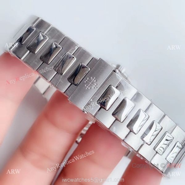(GR) Swiss Replica Patek Philippe Nautilus Stainless Steel White Face Watch 40mm 7