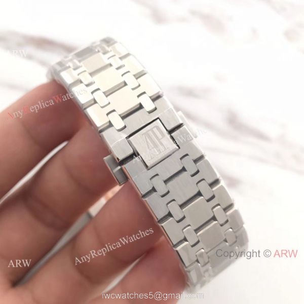 Replica Audemars Piguet Royal Oak Stainless Steel Watch 39mm Black Dial 7