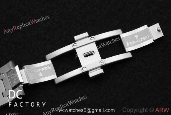 Replica Audemars Piguet Royal Oak Jumbo Extra Thin 39MM Watch Stainless Steel Blue Face 7