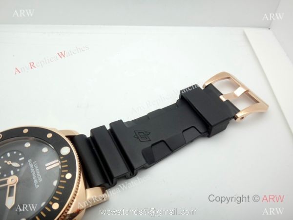 Panerai Submersible Rubber Strap PAM684 Copy Watch Rose Gold Black Bezel 7