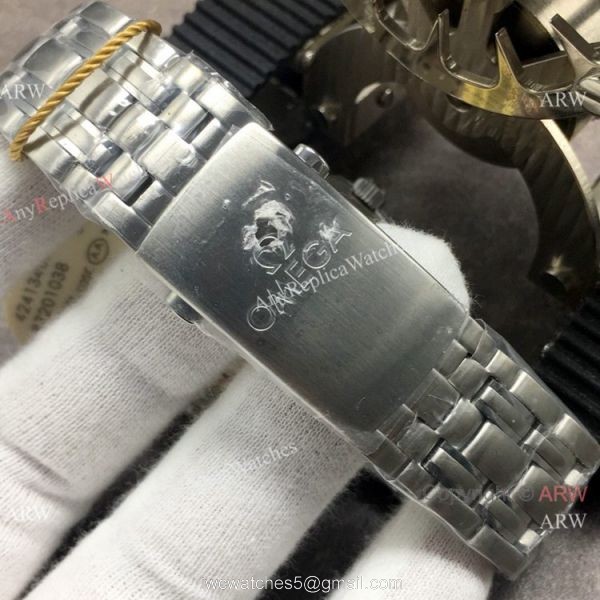 GB Factory Omega Diver 300M James Bond Replica Watch Stainless Steel White Dial Omega 8800 Movement 7