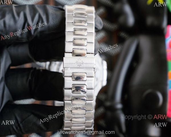 New! Swiss Replica Patek Philippe Nautilus Watch Stainless Steel Pink Diamond Limited New PP5711 7