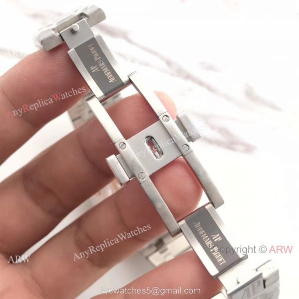 Replica Audemars Piguet Royal Oak Stainless Steel Watch 39mm Black Dial 8