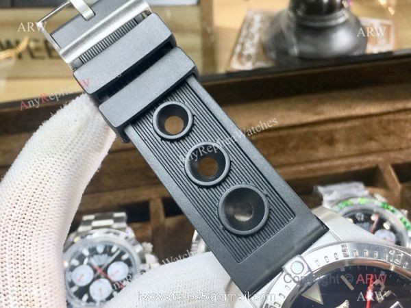 Swiss Quality Replica Breitling Watch Avenger II Seawolf SS Case Arabic Markers 8
