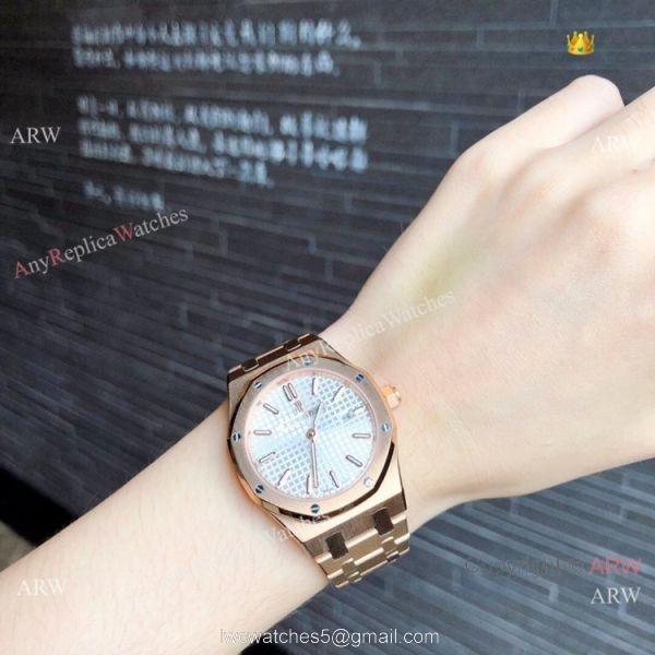 Copy Audemars Piguet Royal Oak Quartz lovers Watch Rose Gold Silver Face 8