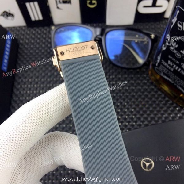 Replica Hublot Classic Fusion 43mm Watches Silver Dial Rose Gold 8