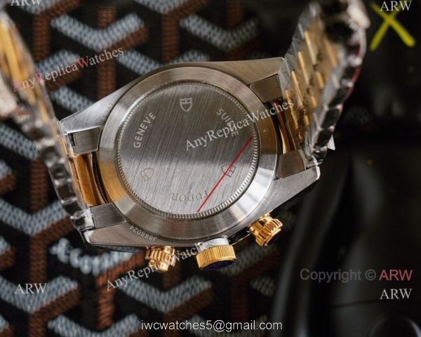 Solid Black Tudor Heritage Black Bay Replica Watches 42mm Automatic 8